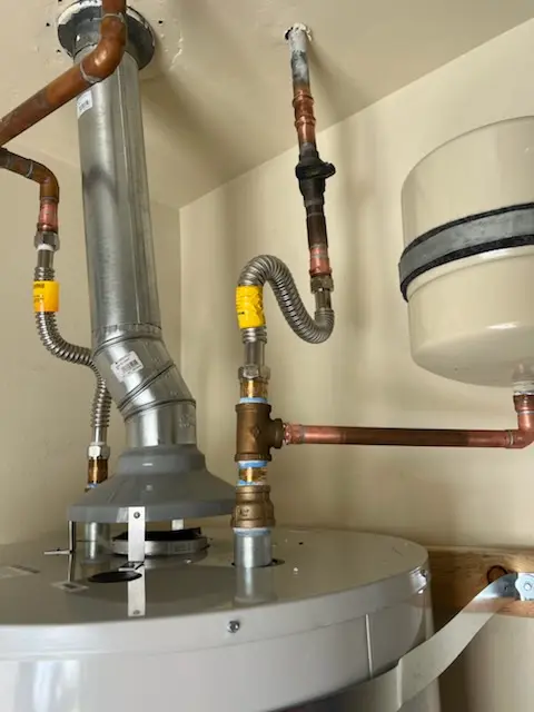 Water heater installation and plumbing repair in West 4th Street